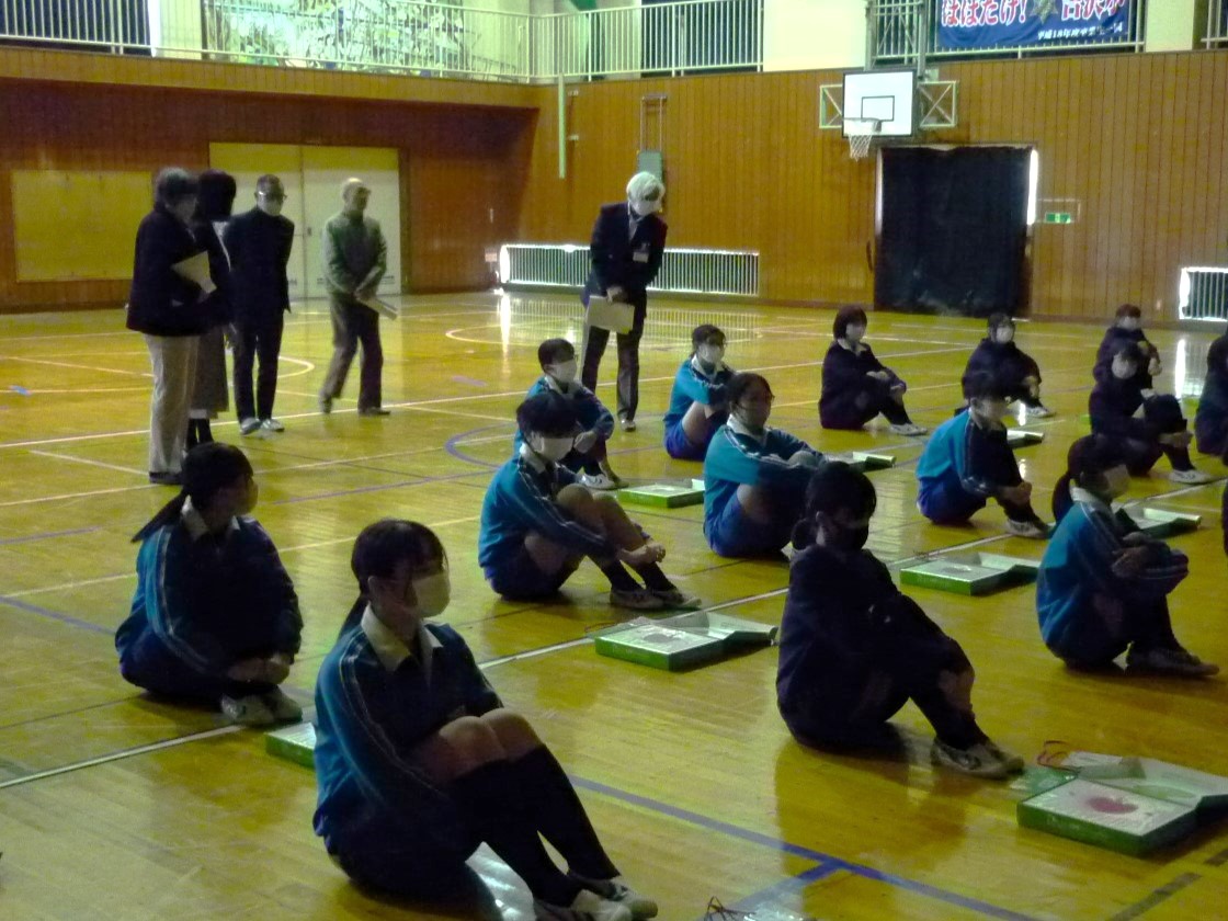 AED講習会の様子をみていただいています