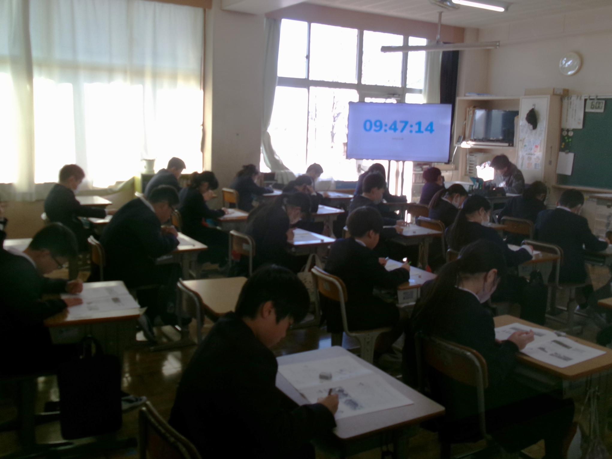 黙々と取り組んでいます 黙々と取り組んでいます