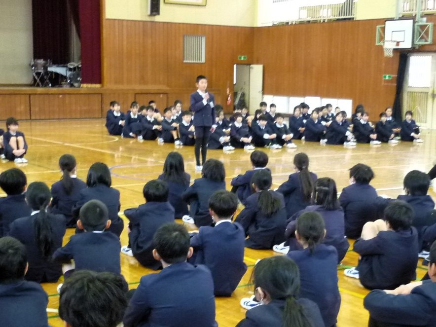 5年生も緊張感をもって参加しています