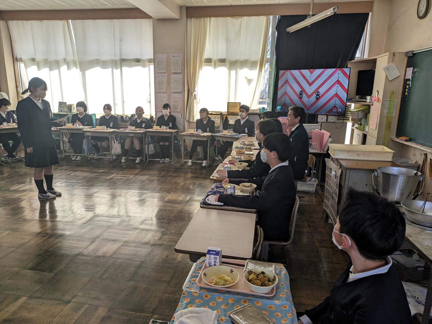児童たちもちょっと緊張気味です