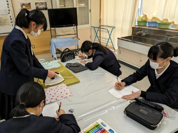 学級ごとに違ったデザインのものを作っています