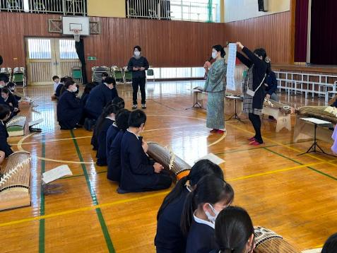 楽譜の見方を教えていただきます